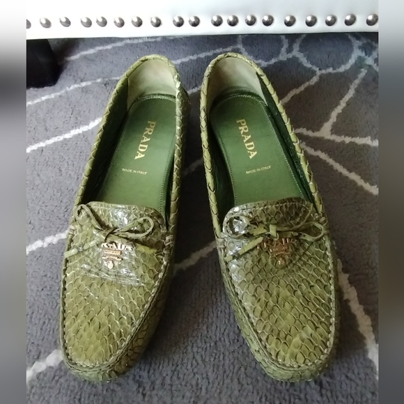 Prada Green Snake Embossed Leather Driving Loafers - Picture 3 of 13